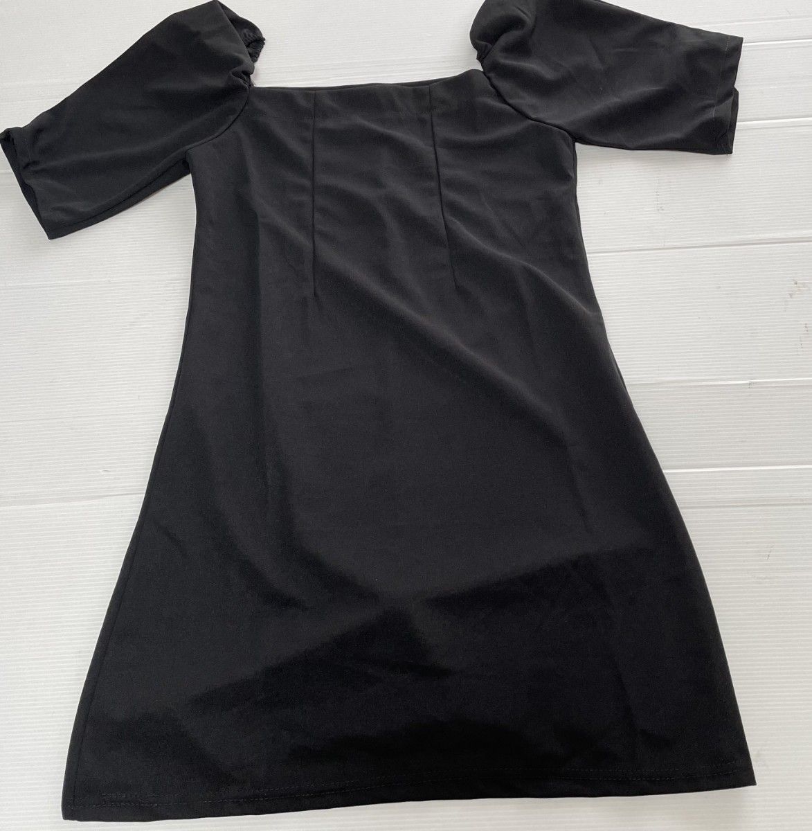 ミニワンピース L 黒 ブラック パフスリーブ ドレス 半袖 ミニ丈 シンプル 無地 薄目 426