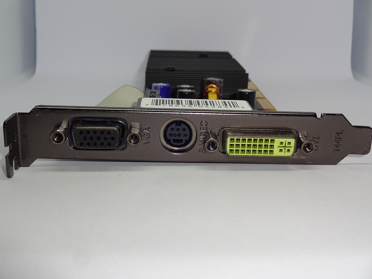 XFX GeForce6200 128MB DDR2 PV-T44A-PANG D-SUB/DVI-D/TV-OUT AGP接続 ファンレス 中古動作品 _画像2