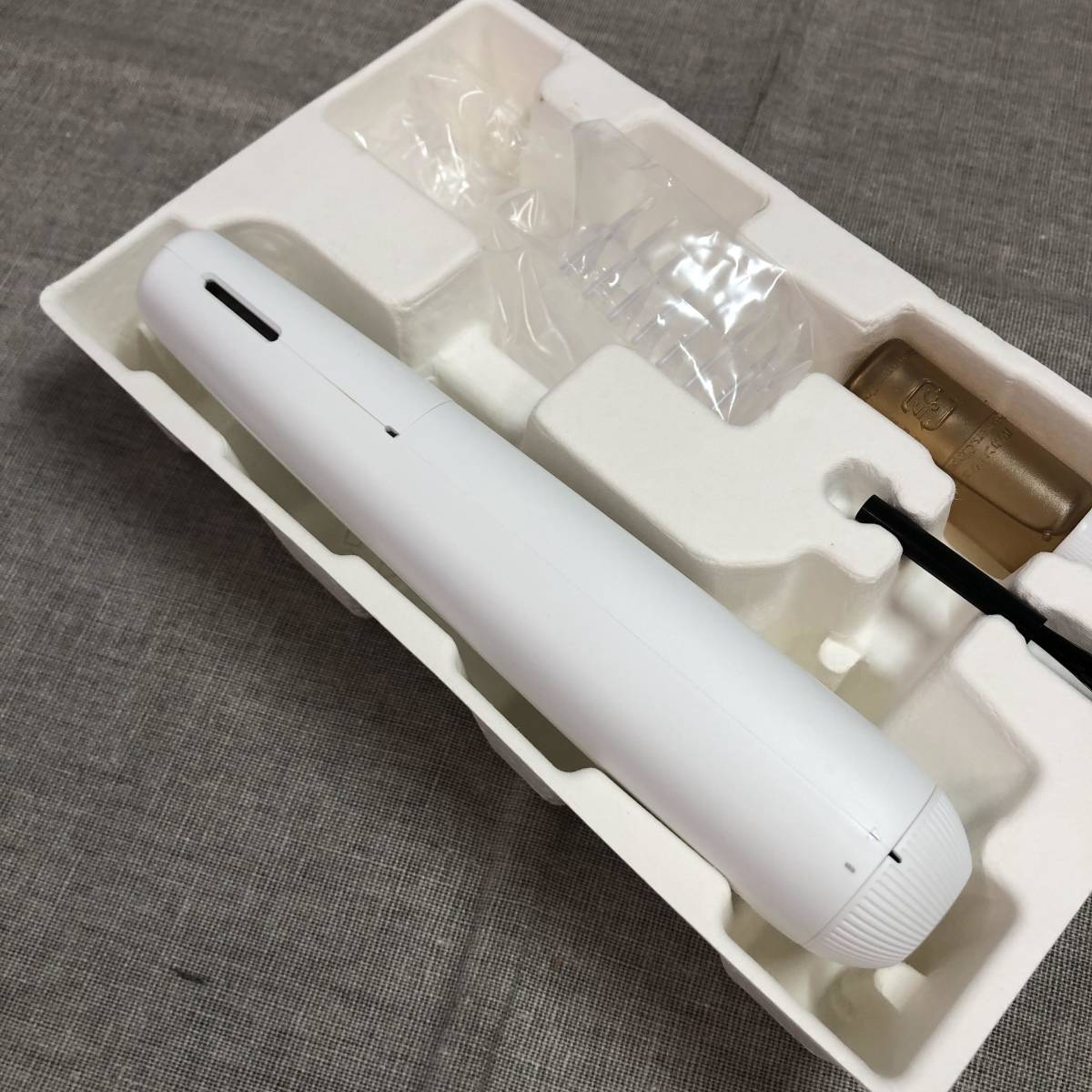 未使用品　パナソニック ボディトリマー ボディシェーバー 電池式 お風呂剃り可 メンズ 白 ER-GK21-W_画像6