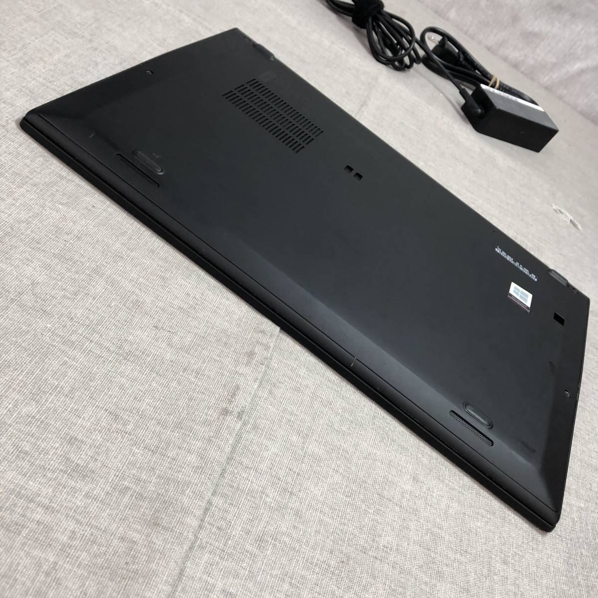 ジャンク品　Lenovo　ThinkPad X1 Carbon 6th ノートPC Core i5-8250U 8GB/512GB Windows 11 Pro_画像8