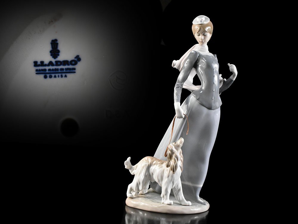 【雲】某収集家買取品 LLADRO リヤドロ ショールの貴婦人 犬の散歩 フィギュリン 置物 古美術品 CA7460 LTkbng