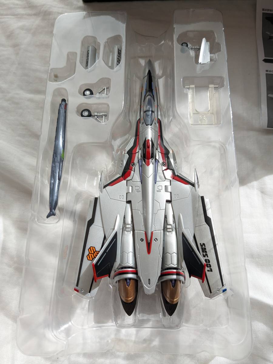 【sk42-p51】極美品 マクロスF(フロンティア) VF100’s VF-25F メサイアファイター 早乙女アルト機 ブイエフハンドレッズ_画像2