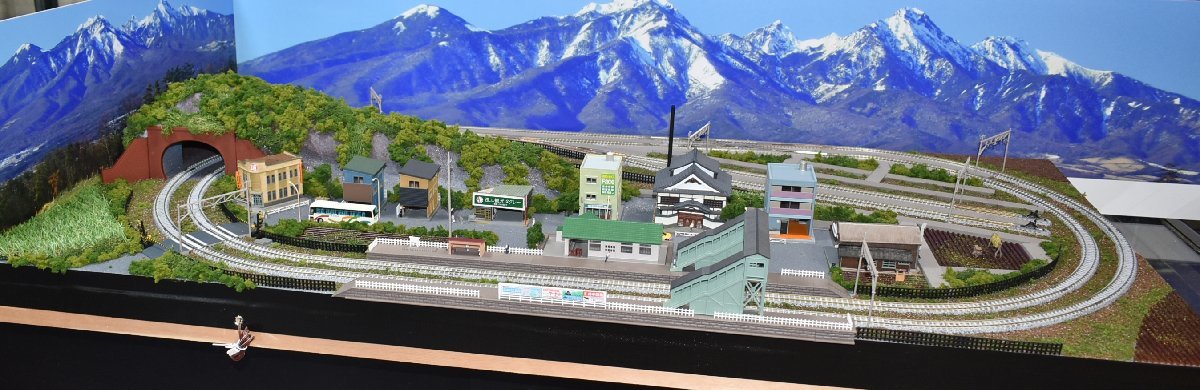 【SAZAN】鉄道ジオラマレイアウト複線※120x60cm 昭和の街並み (Ｗクロスポイント&2線ヤード)★S_画像3