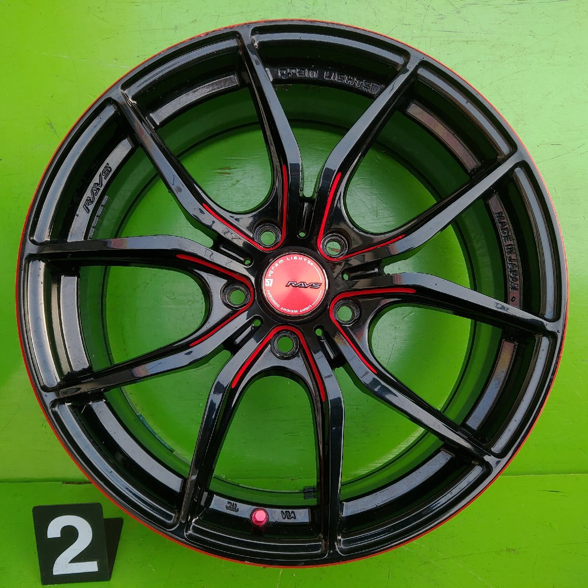 [16180] [RAYS gramLIGHTS 57FXX] 18x7.5J +50 PCD114.3 5穴 MAZDA3外し_画像5