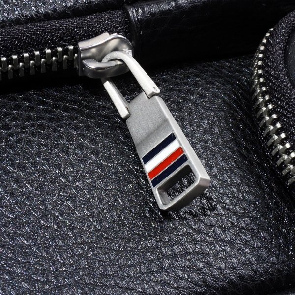 新品1円～★TOMMY HILFIGER トミー ヒルフィガー メンズ レザーショルダーバッグ ブラック 黒 正規店本物 ◆5401◆_画像9