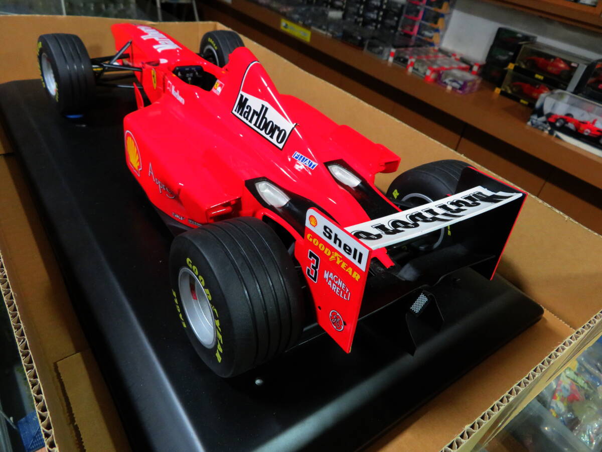 ☆1/8 フェラーリ Ferrari F300 1998年 限定198台 店頭渡しのみ（名古屋市）の画像3