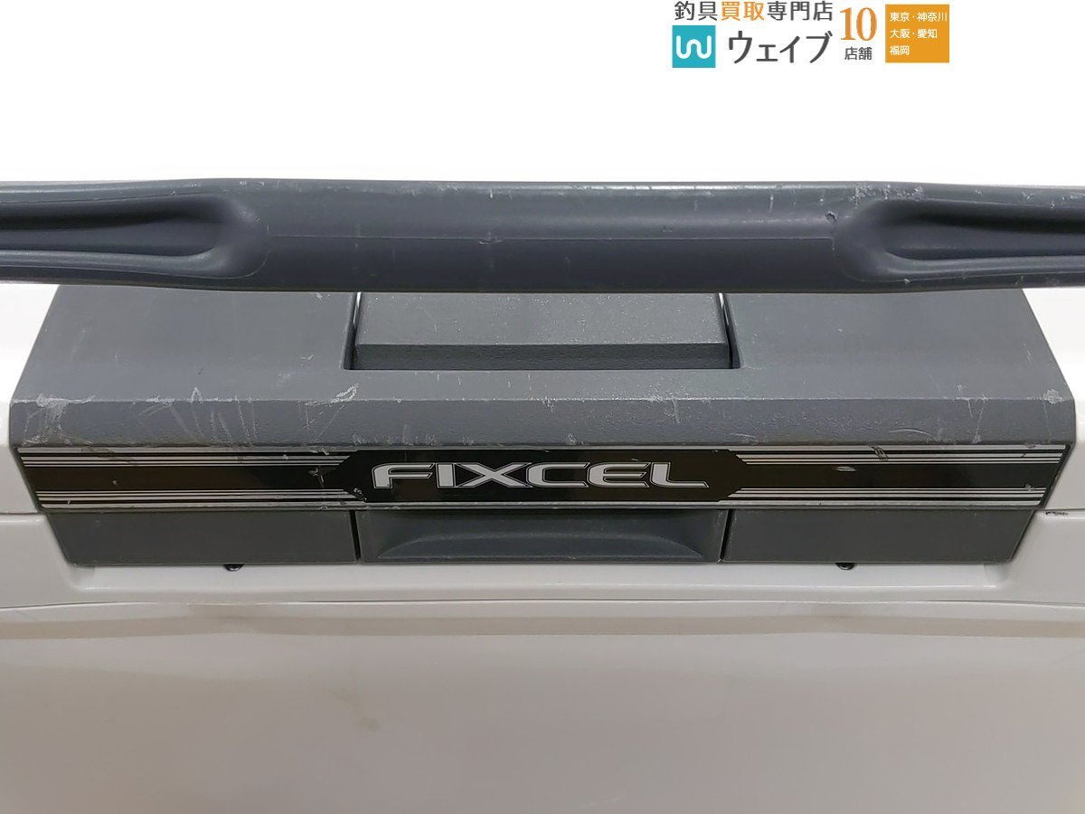 シマノ フィクセル ベイシス 300 UF-030N クーラーボックス_140F466243 (10).JPG