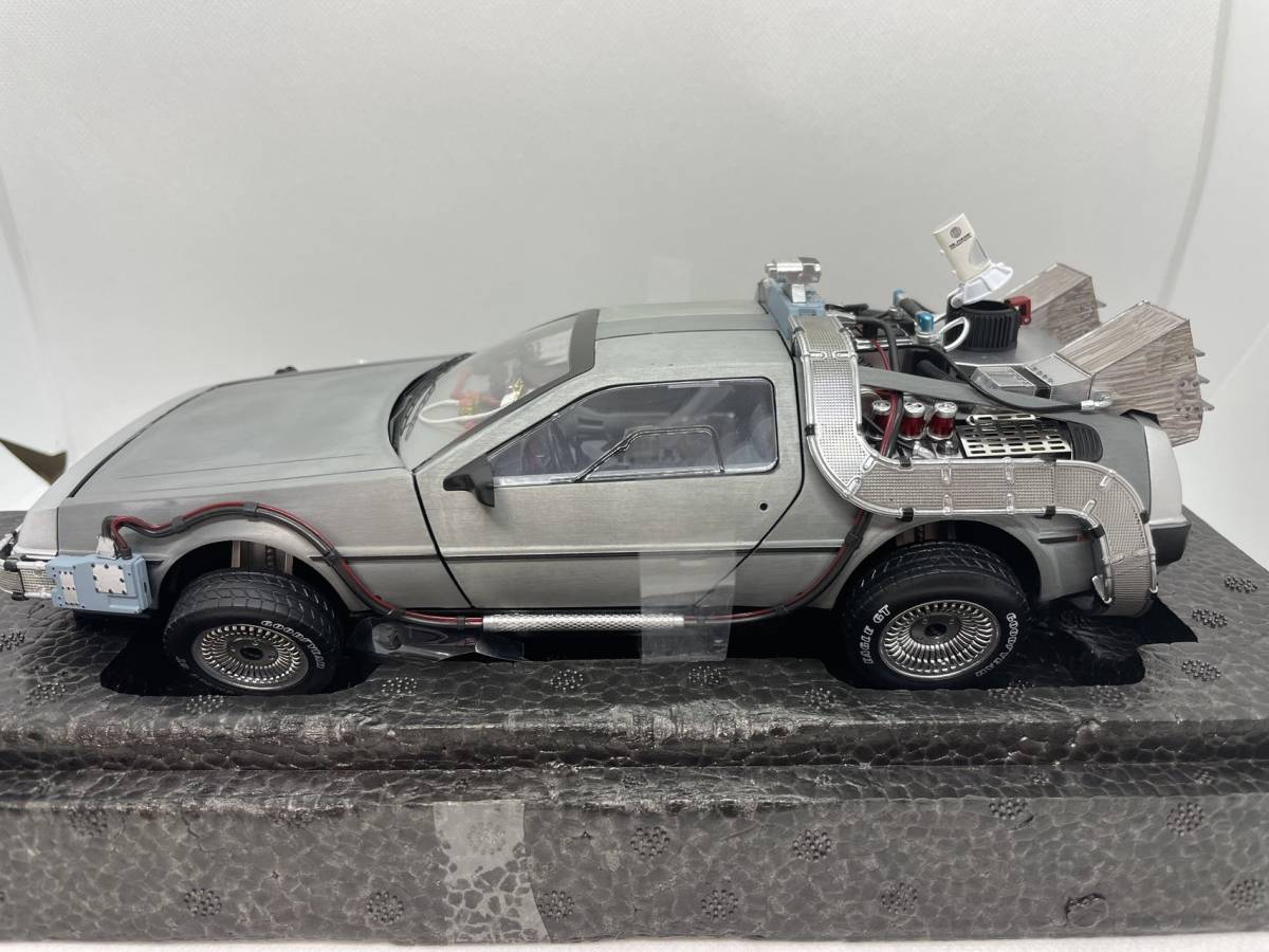 売り切れ HotWheels 1/18 バック トゥ ザ フューチャー パート I デロリアン Back To The Future Time Machine J02-05-100_画像2