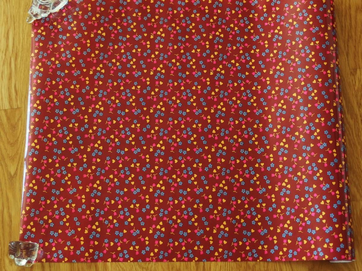 スイス製 ヴィンテージ＆レトロ ワックスペーパー 包装紙 (ワインレッドの背景にピンクのチューリップ＆ハート＆忘れな草)_画像3