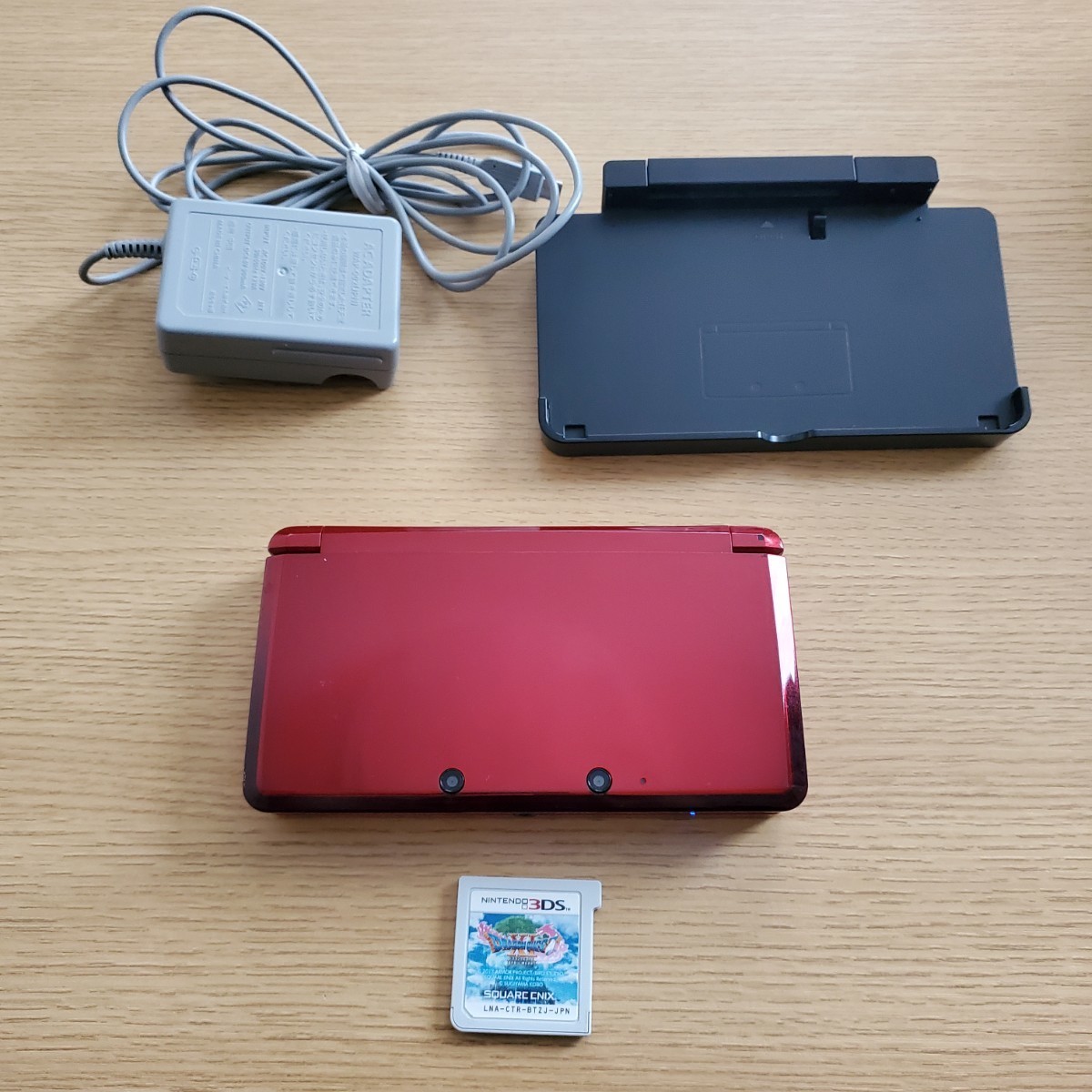 1円スタート！ 3DS ニンテンドー3DS 本体 ドラゴンクエスト11おまけ 動作確認済_画像1