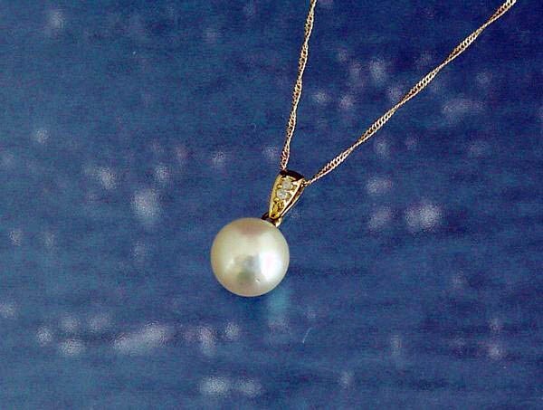 送料無料【6月誕生石】１８金 あこや本真珠(8.5mm）ダイヤ入ネックレス