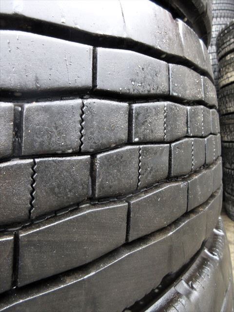 送料無料　275/80R22.5　DUNLOP　SP680　ミックス　2021年製　4本セット　10mmぐらい_画像5