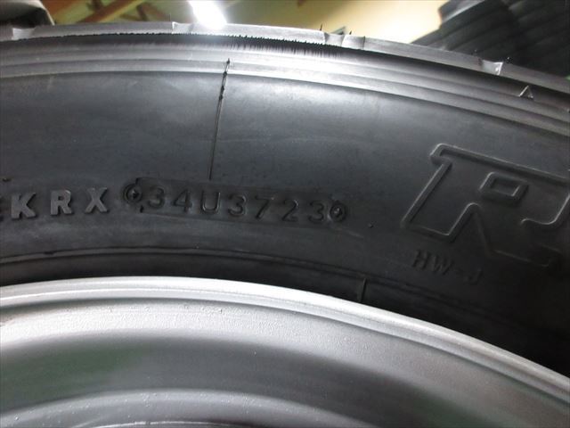 送料無料　新車外し　245/70R19.5　BS　R173　23年　低床増トン　ISO　19.5×6.75　8穴　再塗装品　4本セット_画像5