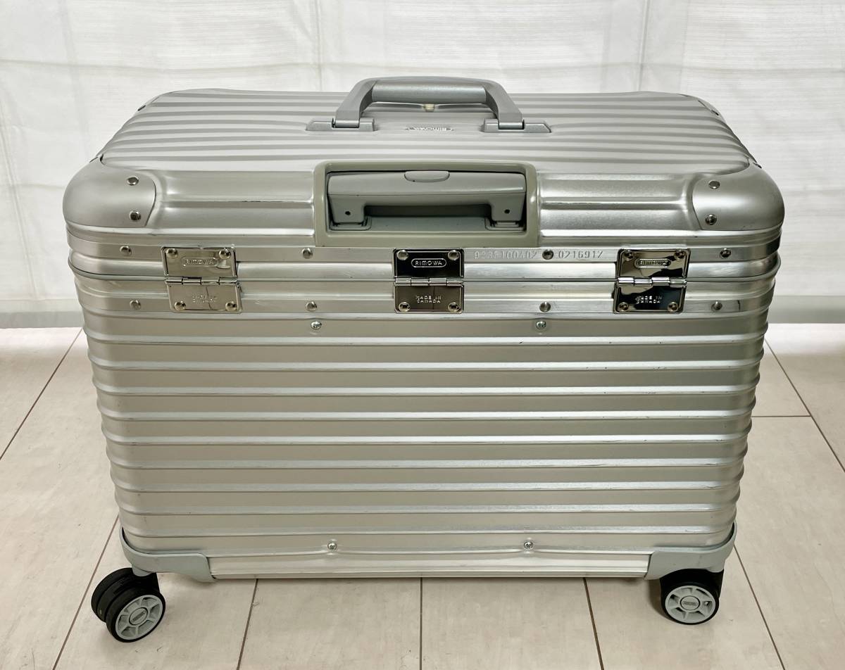 リモワ(RIMOWA) スーツケース リモワ　パイロット　37L(923.51.00.4) ４輪マルチホイール_画像1