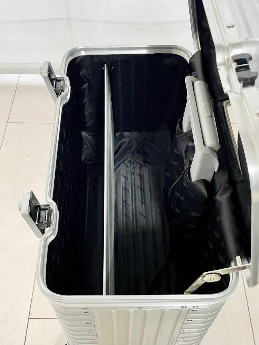 リモワ(RIMOWA) スーツケース リモワ　パイロット　37L(923.51.00.4) ４輪マルチホイール_画像9