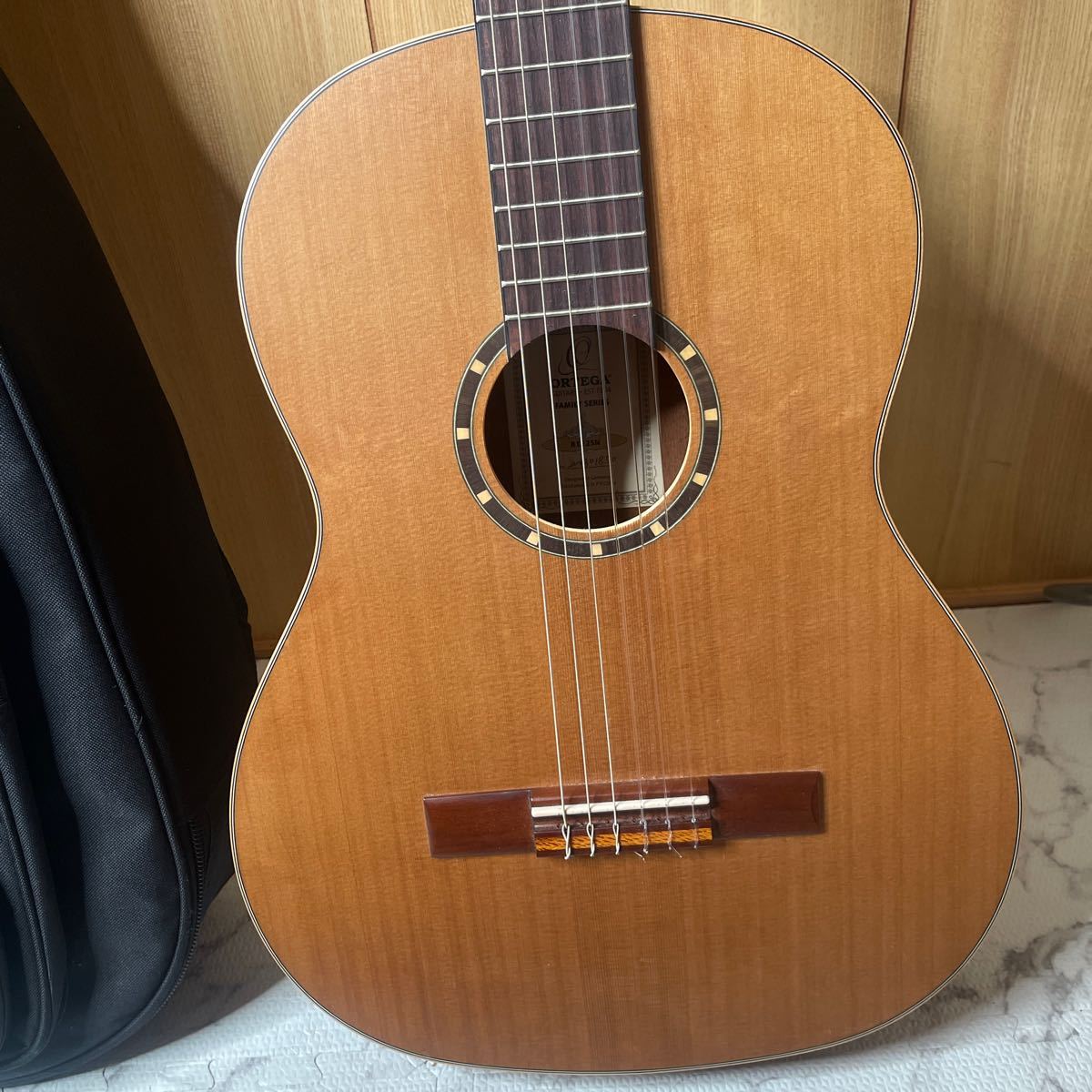 ORTEGA R122SN クラシックギター FAMILY SERIES 美品_画像3