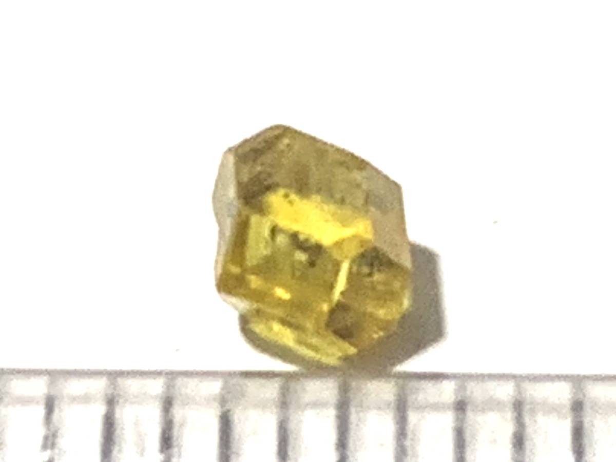人造イエローダイヤモンド原石・4ミリー１（鉱物標本）_画像3