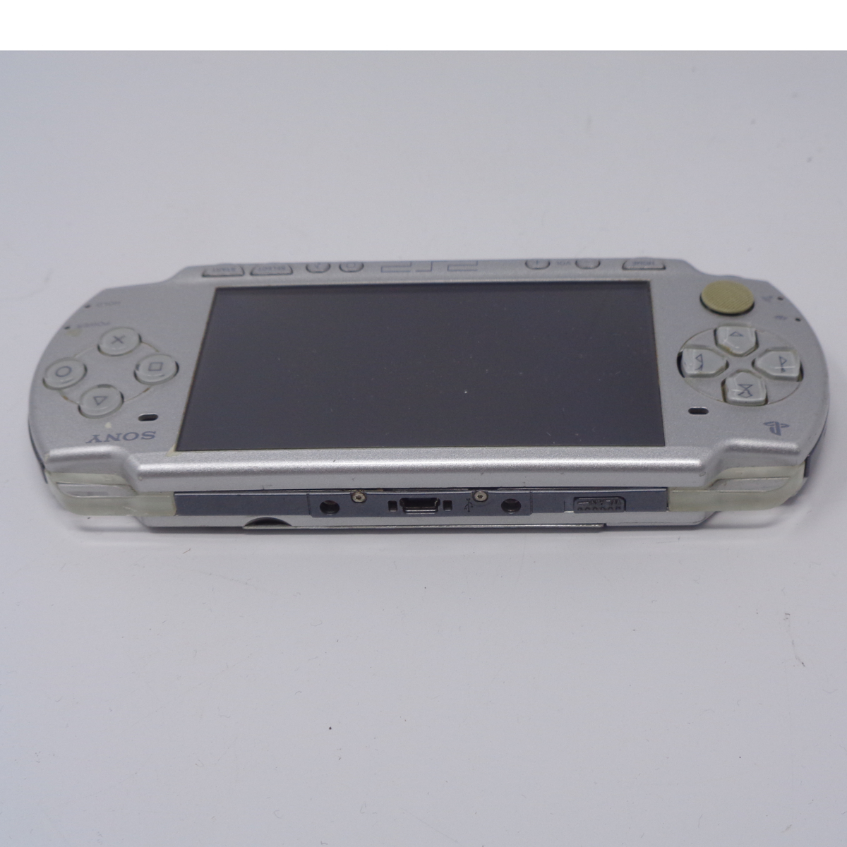 PSP-2000 シルバー 本体のみ 動作確認済み【裏蓋 バッテリー無し PSP-2000 シルバー 本体のみ 動作確認済み【裏蓋 バッテリー無し