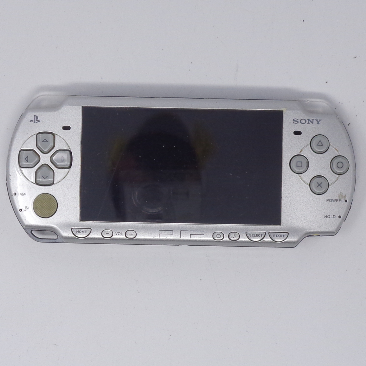 PSP-2000 シルバー 本体のみ 動作確認済み【裏蓋 バッテリー無し PSP-2000 シルバー 本体のみ 動作確認済み【裏蓋 バッテリー無し