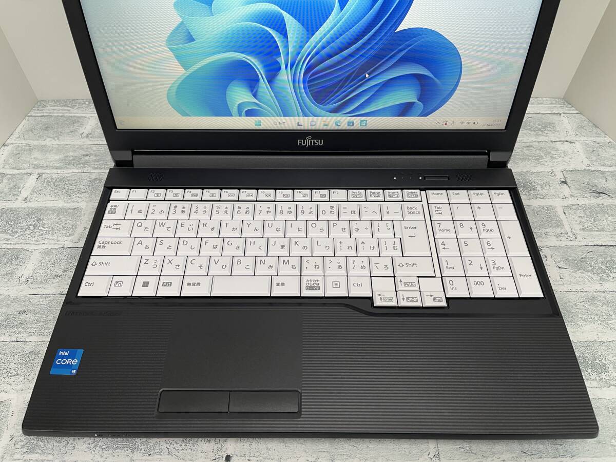 【超美品】富士通 LIFEBOOK A5513/MX［Intel Core i5-1235U/8GB/SSD256GB/DVD/顔認証/Wi-Fi 6E/Win11 Pro/15.6型］送料無料■N6J651の画像3