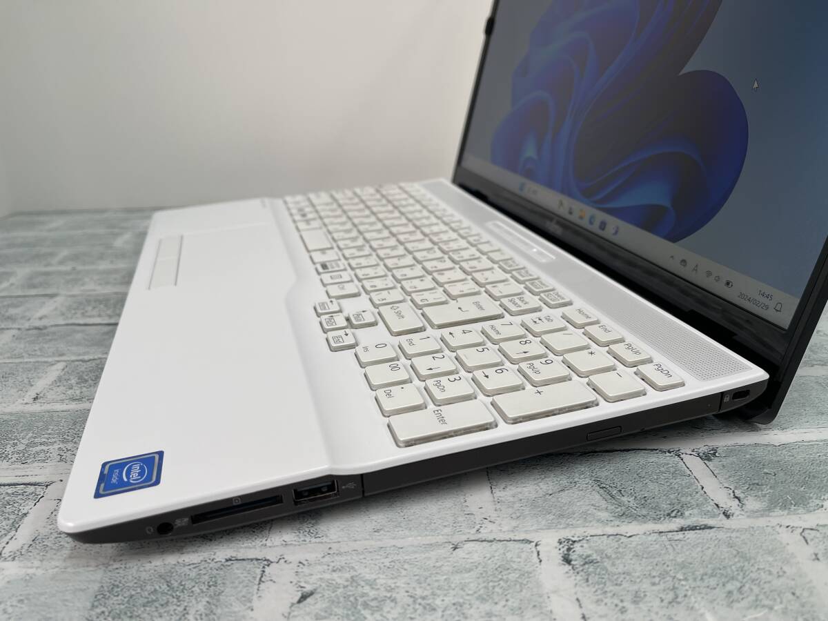 富士通 LIFEBOOK AH40/F1［Intel Celeron 5205/メモリ8GB/SSD256GB/DVD/Win11/15.6型］FMVA40FWJ2 ノートパソコン 送料無料■N6J658_画像4