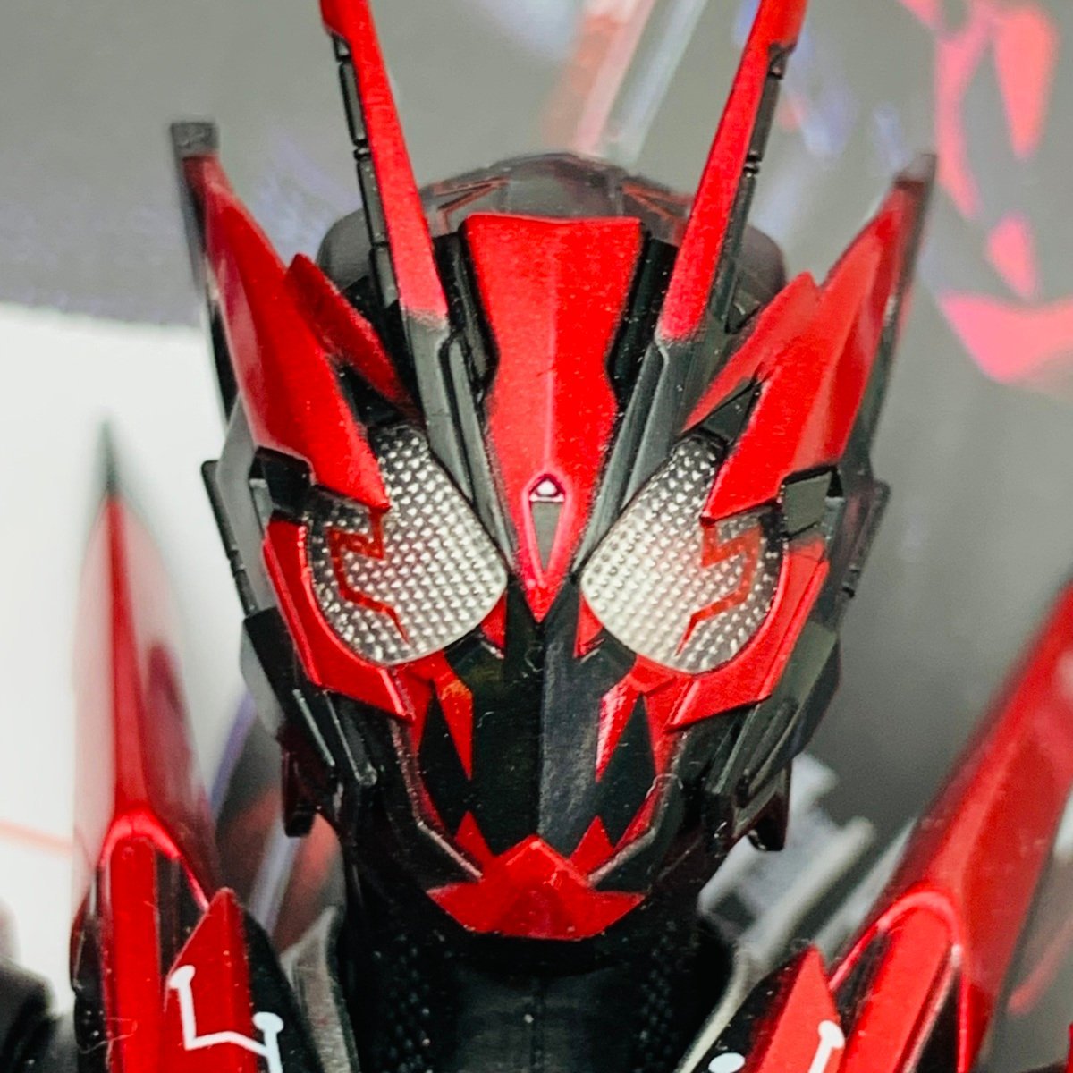 中古品 S.H.Figuarts フィギュアーツ 仮面ライダーゼロワン REAL×TIME 仮面ライダーゼロワン ヘルライジングホッパー_画像1