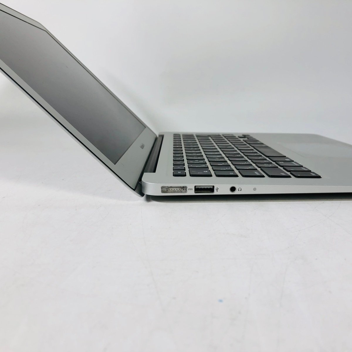 ジャンク MacBook Air 13インチ (Mid 2012) Core i5 1.8GHz/4GB/SSD 256GB MD232J/A_画像4