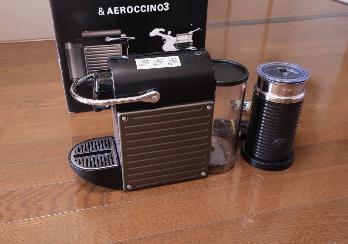 【良品】Nespresso Pixie ネスプレッソ ピクシー コーヒーメーカー & エアロチーノ ミルク加熱泡立て器_画像4