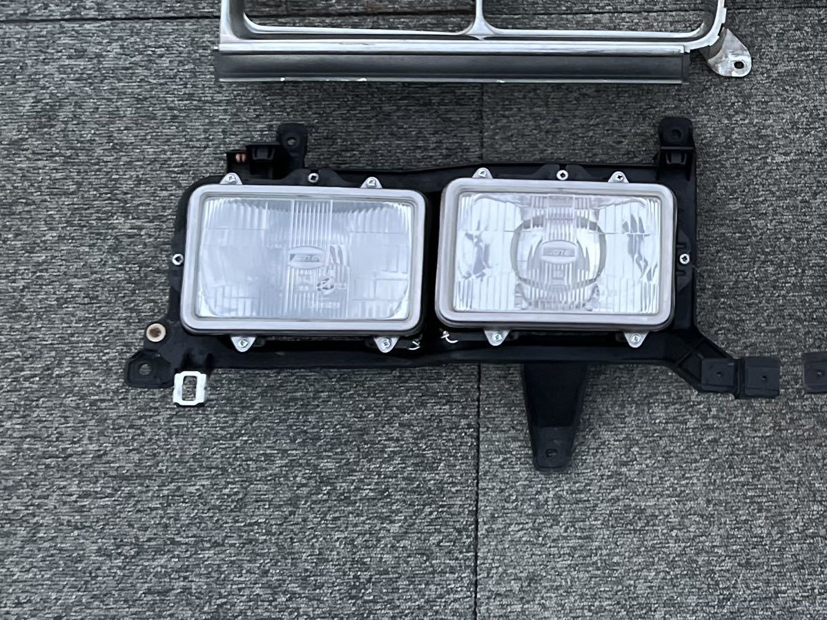  rare Land Cruiser 80 angle eyes latter term export for head light plating angle eyes 4 light secondhand goods FZJ80G HDJ81V HZJ81V TOYOTA left right set Land Cruiser 