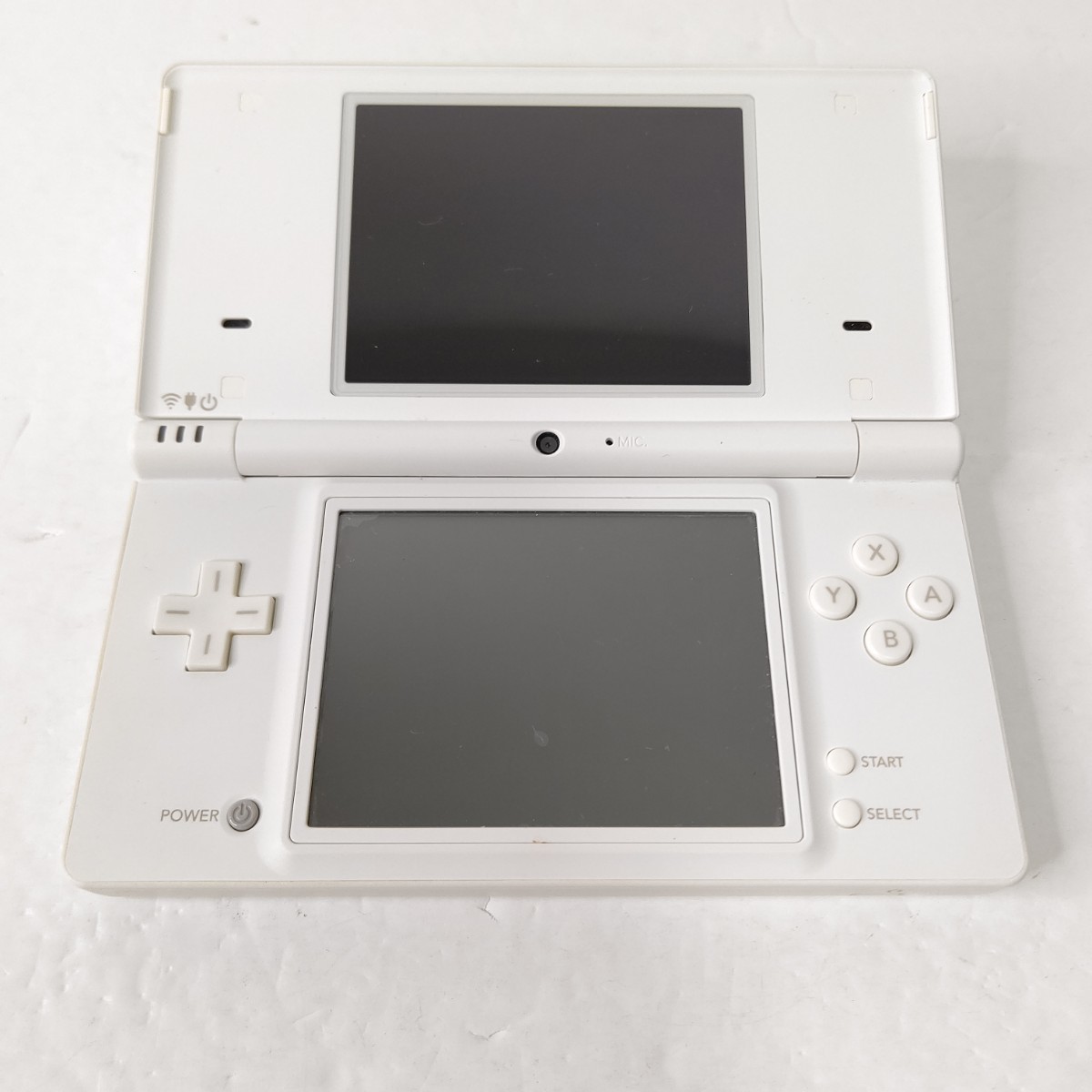 Nintendo　ニンテンドーDSi　ホワイト　画面極美品　任天堂　ゲーム機