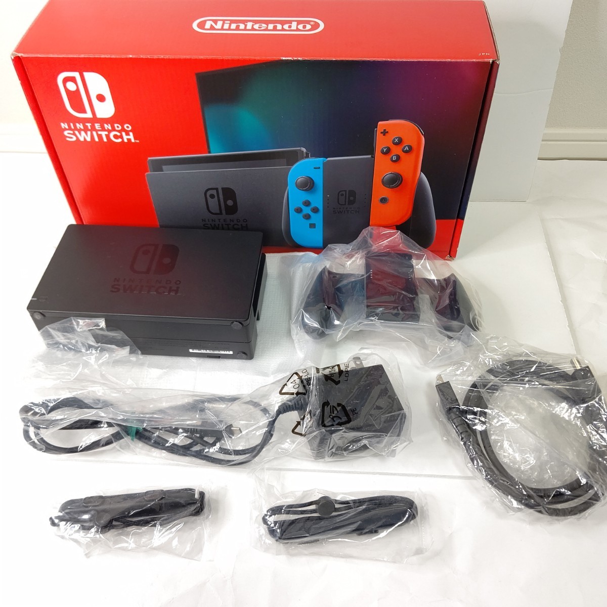 Nintendo　Switch　ネオンブルーネオンレッド　極美品　2019モデル