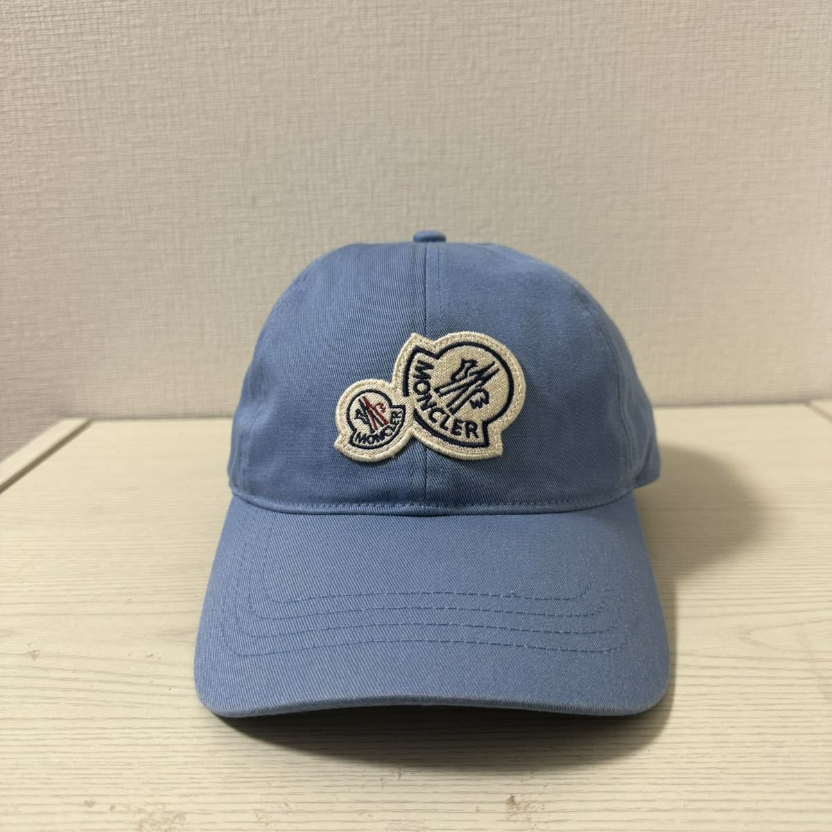 【新品同様】モンクレール MONCLER キャップ　BASEBALL ブルー　青　水色　ダブル　ワッペン　帽子