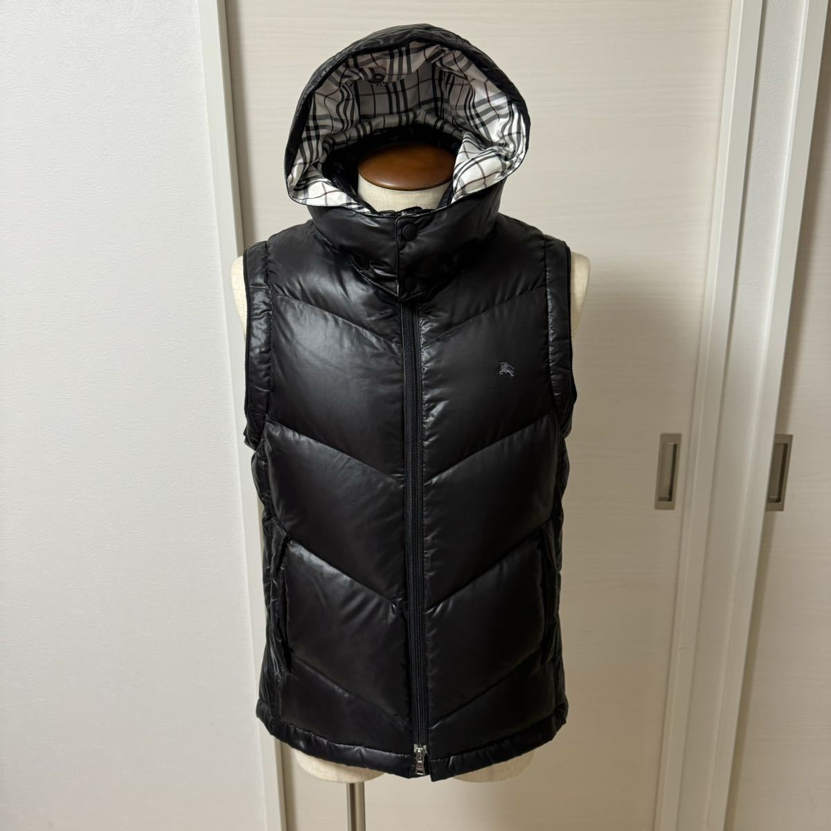 【レア品】【新品同様】サイズL バーバリーブラックレーベル BURBERRY BLACK LABEL ダウンベスト ブラック　黒　ダウンジャケット_画像1