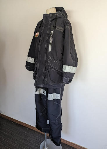 未使用品 DESCENTE(デサント) スキーウェア Mサイズ_画像3