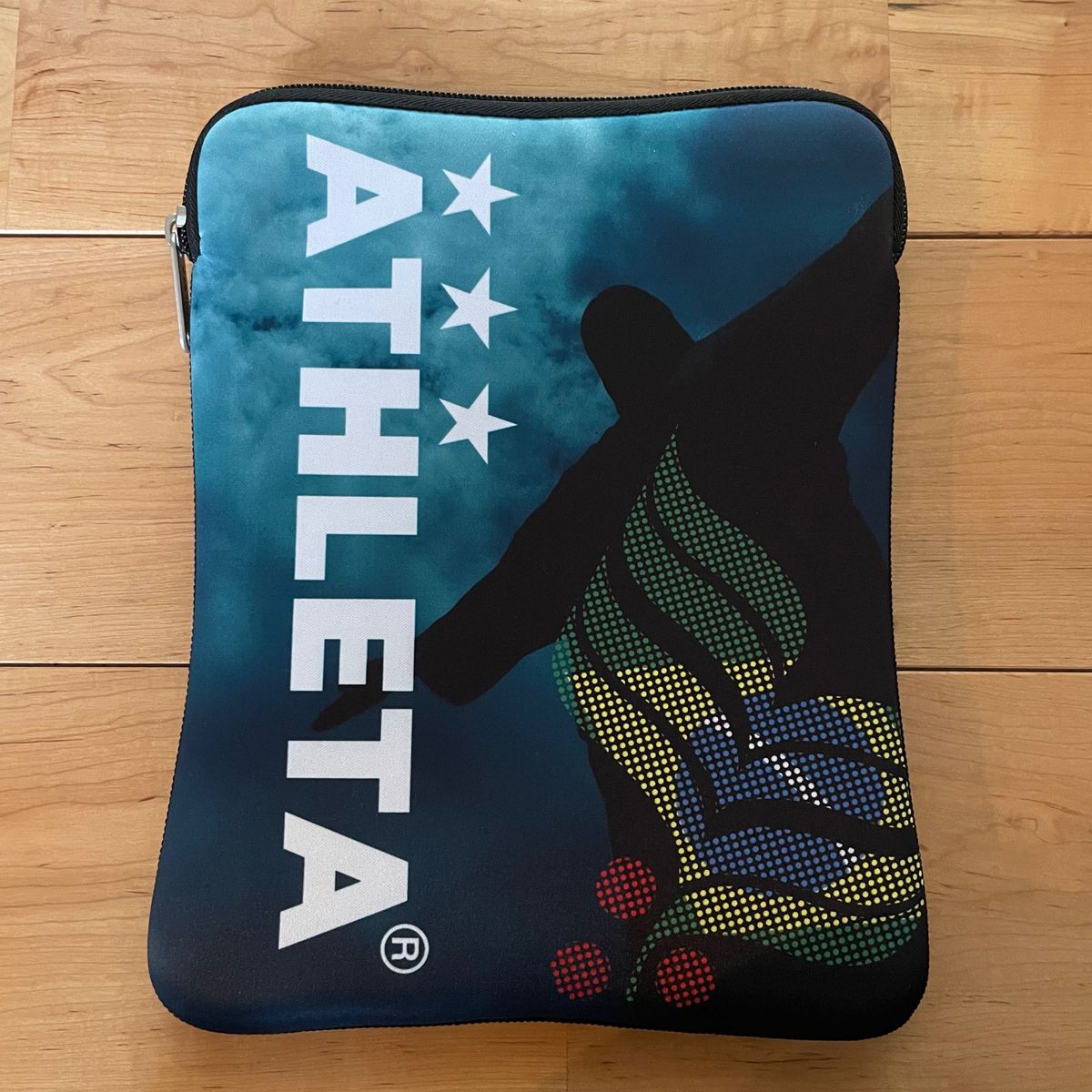 新品ATHLETA アスレタタブレットスリーブケースバッグポーチサッカーフットサルbr 