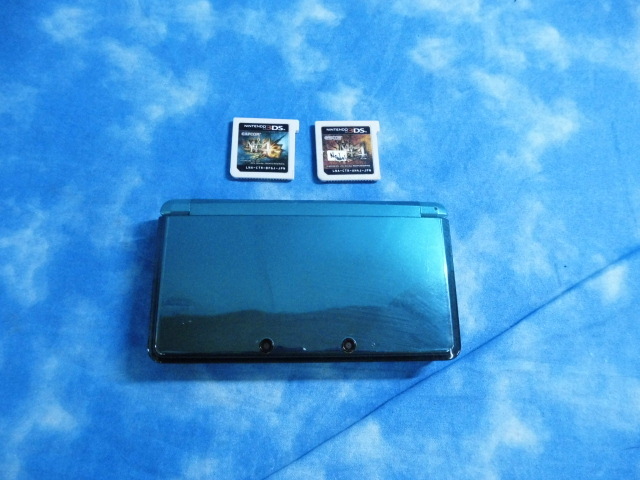 ★NINTENDO ニンテンドー 3DS 本体 CTR-001 アクアブルー ゲームソフト2個セット まとめ売り！_画像1