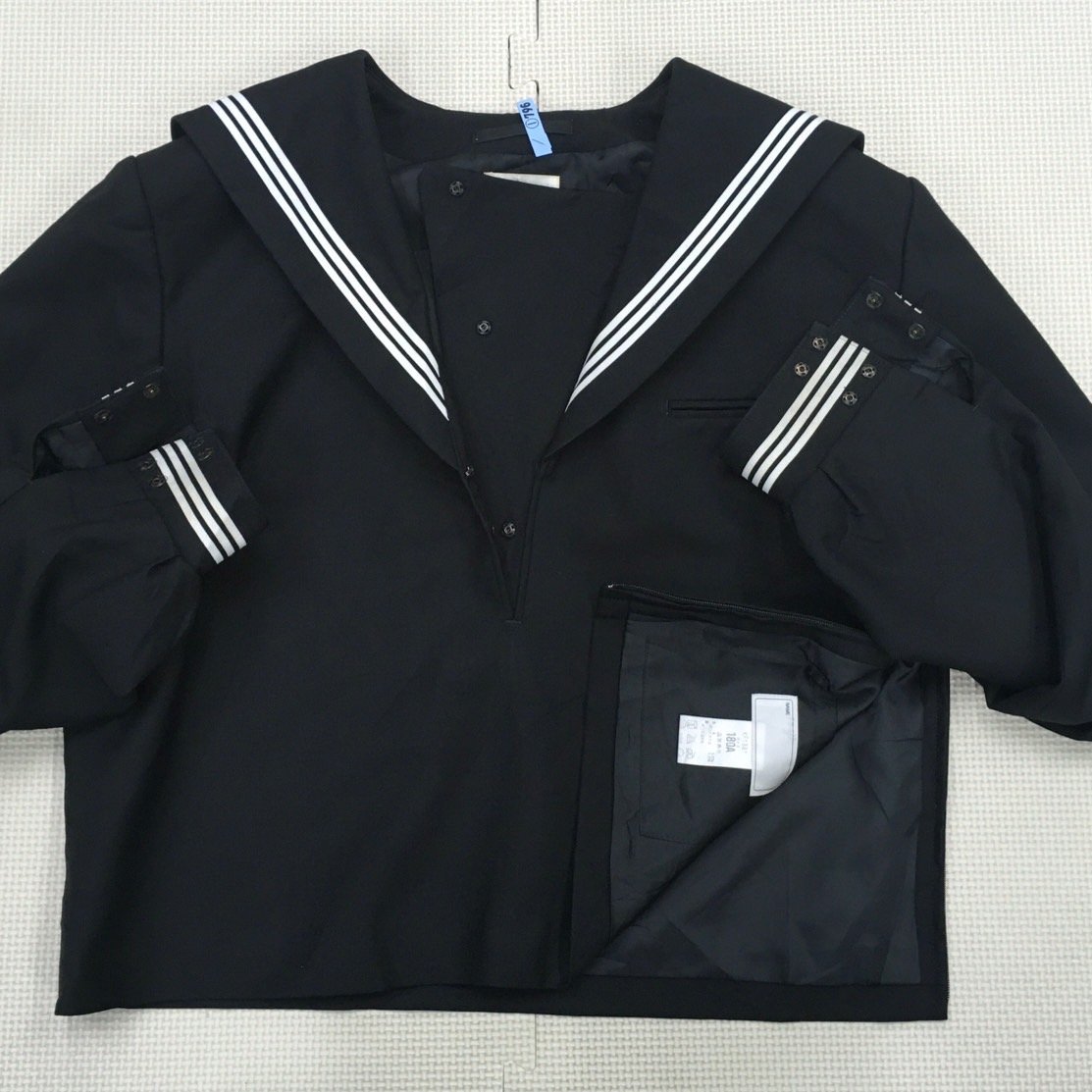 A475/(中古) 四国方面 女子制服3点 /校名不明/大きめ/180A/W72/セーラー/スカート/水色リボン/白3本/KANKO/冬服/黒/学生服/中学校/高校_画像5