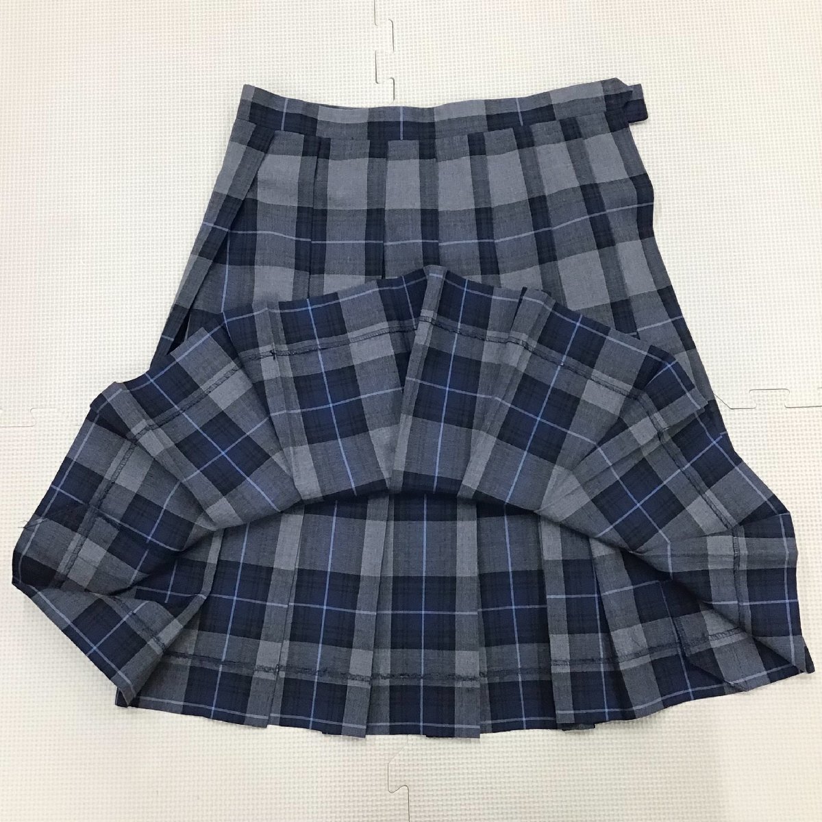 O495/(中古)茨城・栃木方面 女子制服2点 /校名不明/160/W60/丈54/14本/半袖ブラウス/夏スカート/白/チェック柄/夏用/夏服/中学/高校/学生服_画像3