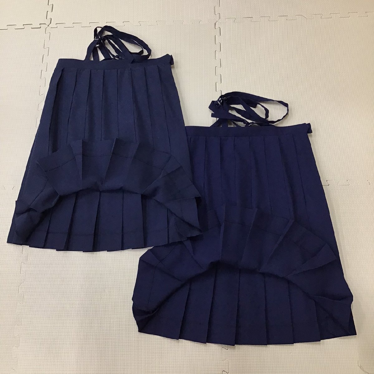 O66//T577(中古)栃木県 陽北中学校 女子制服7点 /校章/2L/W72/ブレザー/ベスト/ブラウス/吊りスカート/ネクタイ/グレー/学生服/卒業生品_画像8