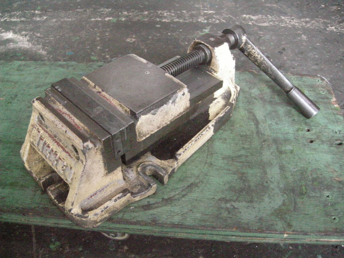 ｍ６９９　中古　ニッケン　マシンバイス　口金巾１２５ｍｍ　口金開き８５