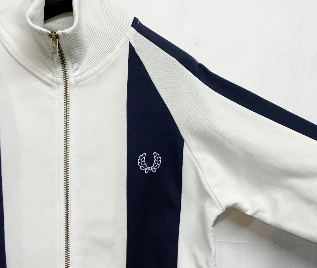 Sサイズ◆ポルトガル製 FRED PERRY フレッドペリー ジャージ トラックジャケット 刺繍ロゴ 白/紺 White/Navy_画像3