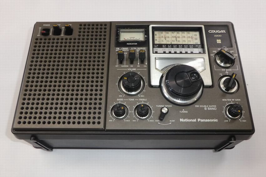 National Panasonic COUGAR RF-2200 クーガーBCLラジオ 昭和レトロ