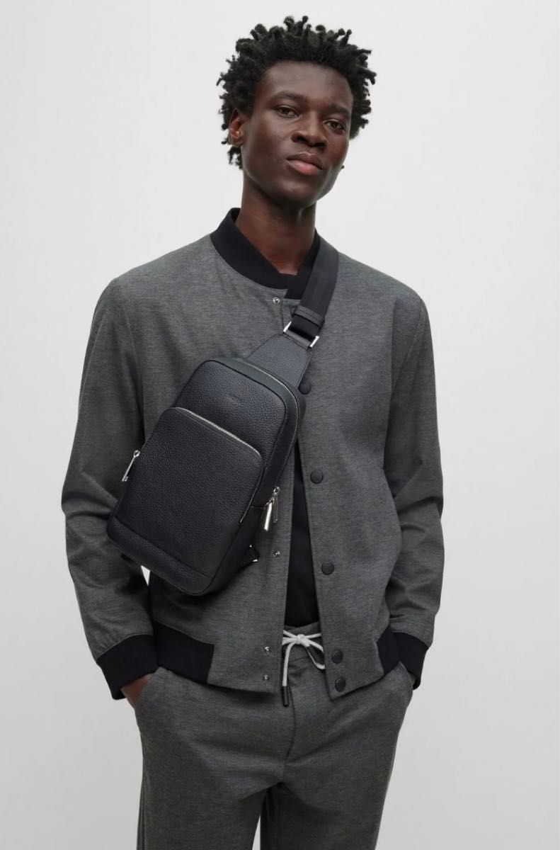 新品】HUGO BOSS ヒューゴボス グレインレザー ショルダーバッグ 新品】HUGO BOSS ヒューゴボス グレインレザー ショルダーバッグ