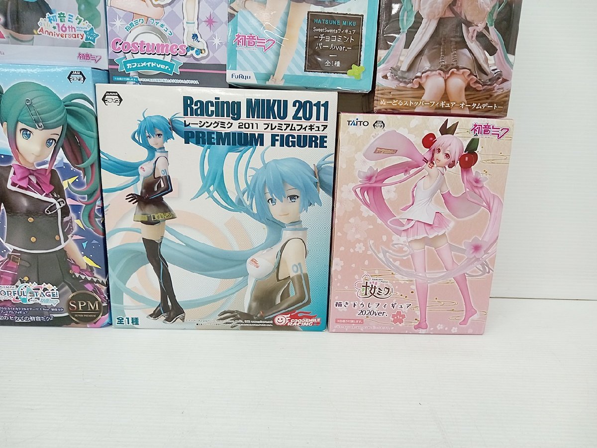 [HC-4-3] 初音ミク 鏡音レン プライズ フィギュア まとめ売り 開封未開封混在 ジャンク 白うさぎ マーメイド 桜ミク レーシングミク など_画像5