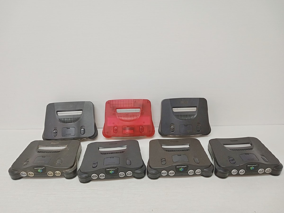 [HF-2-2] 任天堂 NINTENDO 64 本体 7台セット まとめ売り ジャンク 動作未確認 ブラック/レッドの画像1