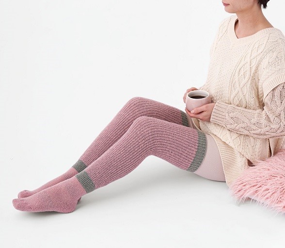 [ immediate payment ] binchotan relaxation legs. sweater pink kojito leg warmers pair warm socks knitted knee-high long socks protection against cold 