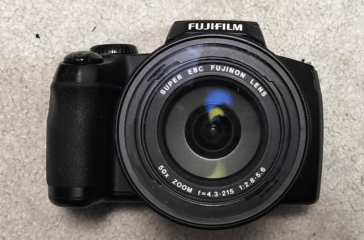 Fujifilm Finepix S1 ジャンク品+社外バッテリー2個_画像2
