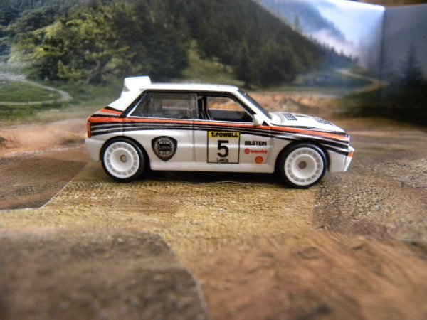 即決☆☆ルース LANCIA DELTA INTEGRALE ランチア デルタ PREMIUM メタルシャーシ、リアルライダー ホットウィール Hot Wheels☆の画像4