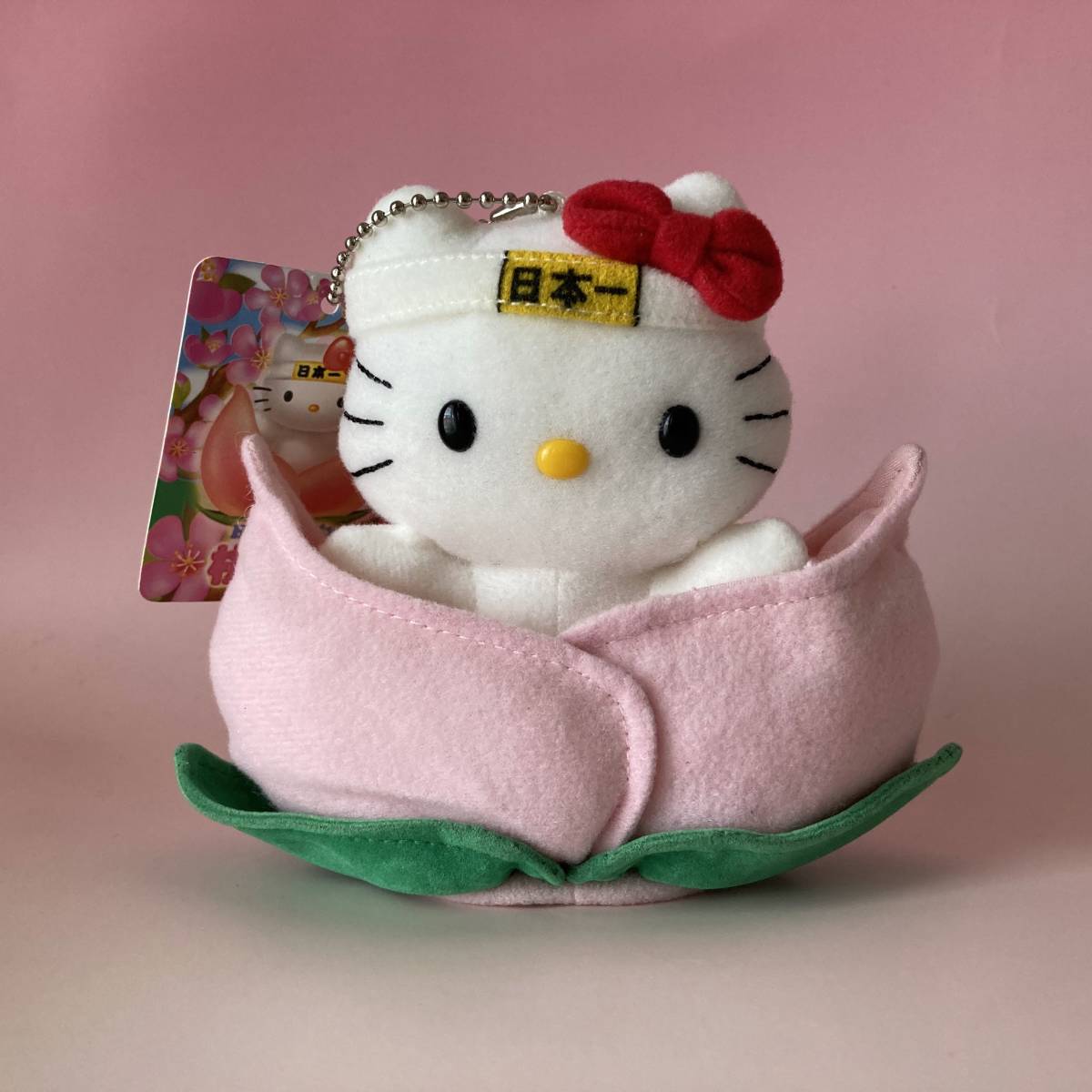 【岡山限定】 ハローキティ( Hello Kitty ) x 桃太郎 ご当地 ぬいぐるみ マスコット ボールチェーン 2002 _画像1