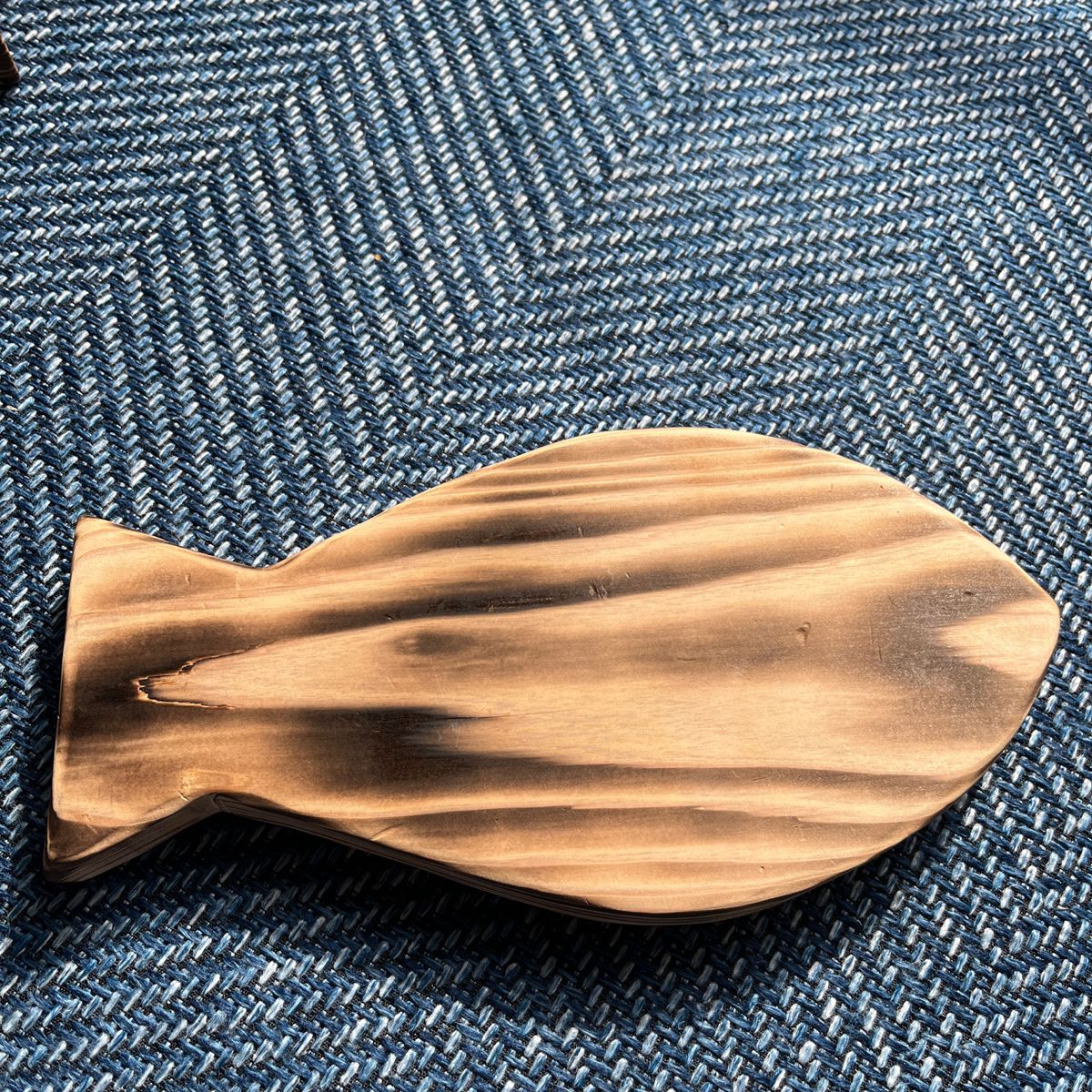 魚型プレート　木製 国産杉材